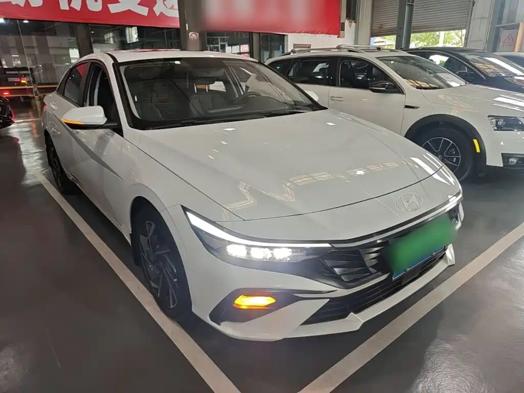 Hyundai Elantra 2024