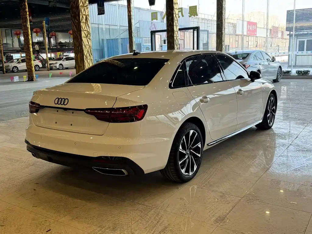 Audi A4 2023