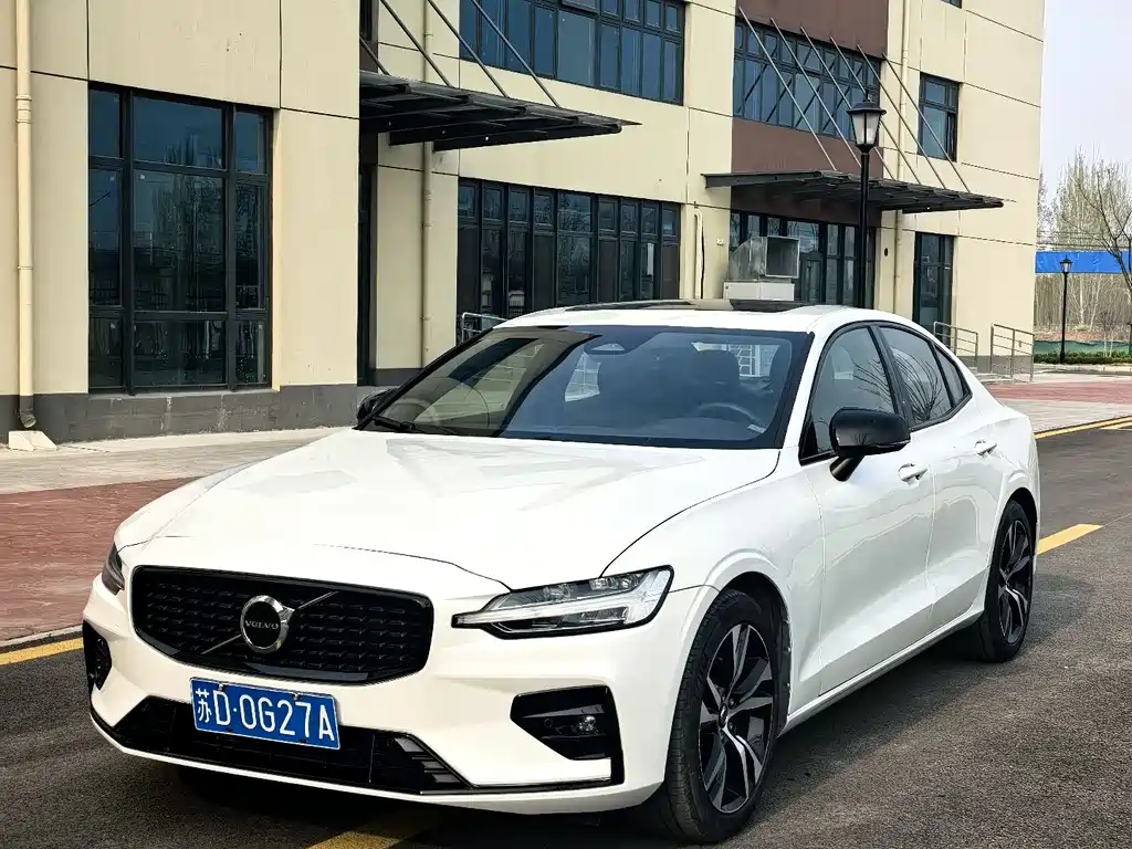 Volvo S60 2024