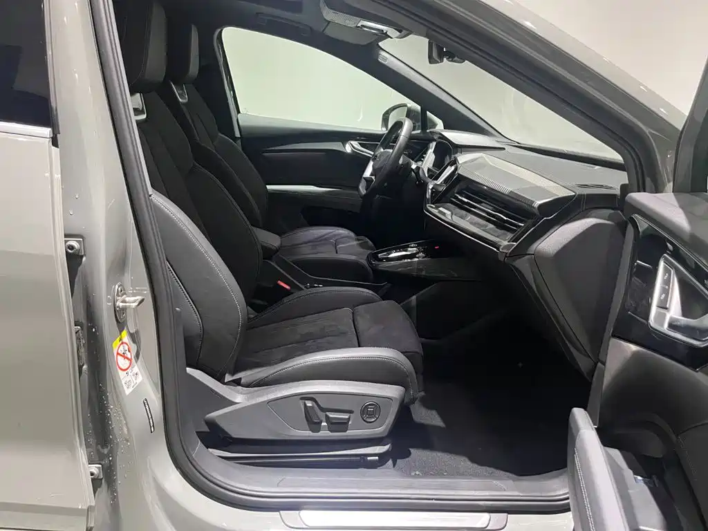 Audi Q4 e-tron 2025