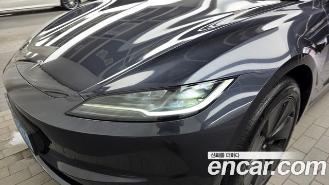 Tesla Model 3 2024