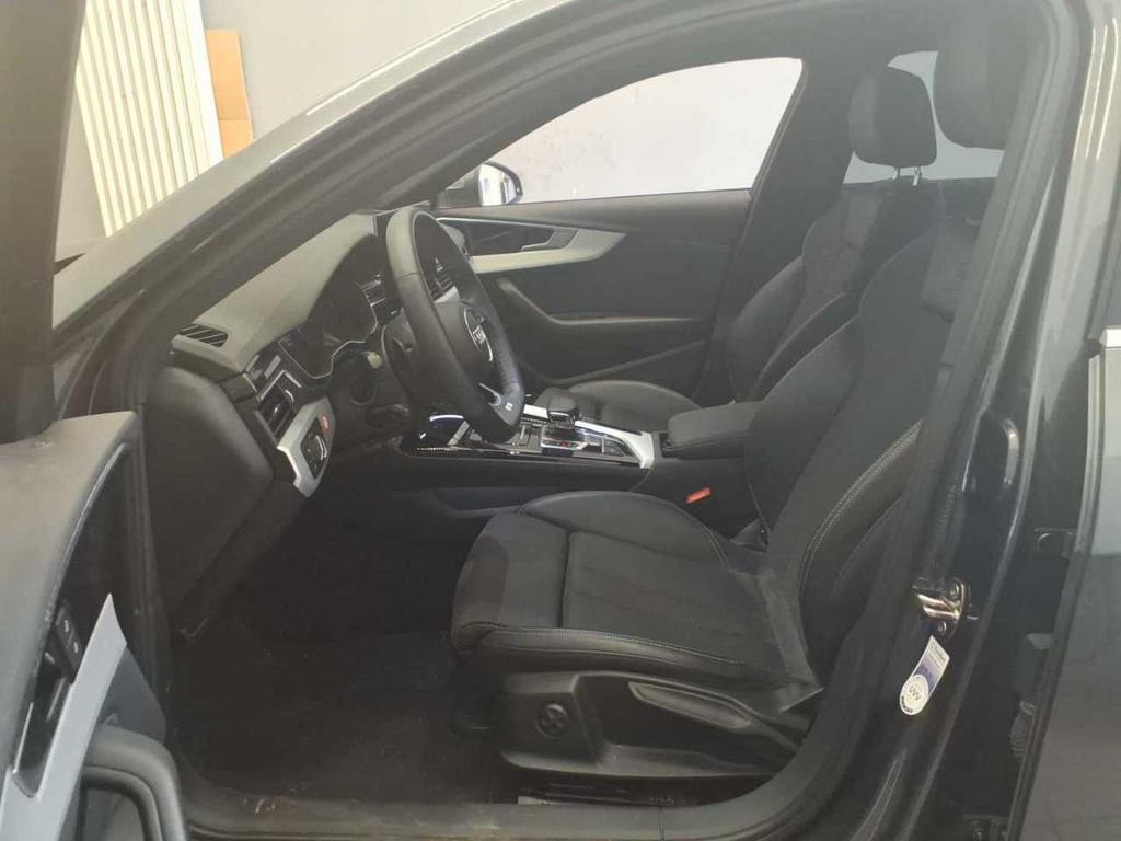 Audi A4 2023