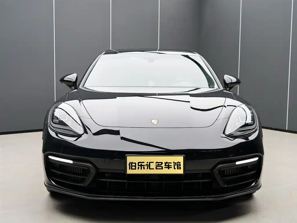 Porsche Panamera 2022