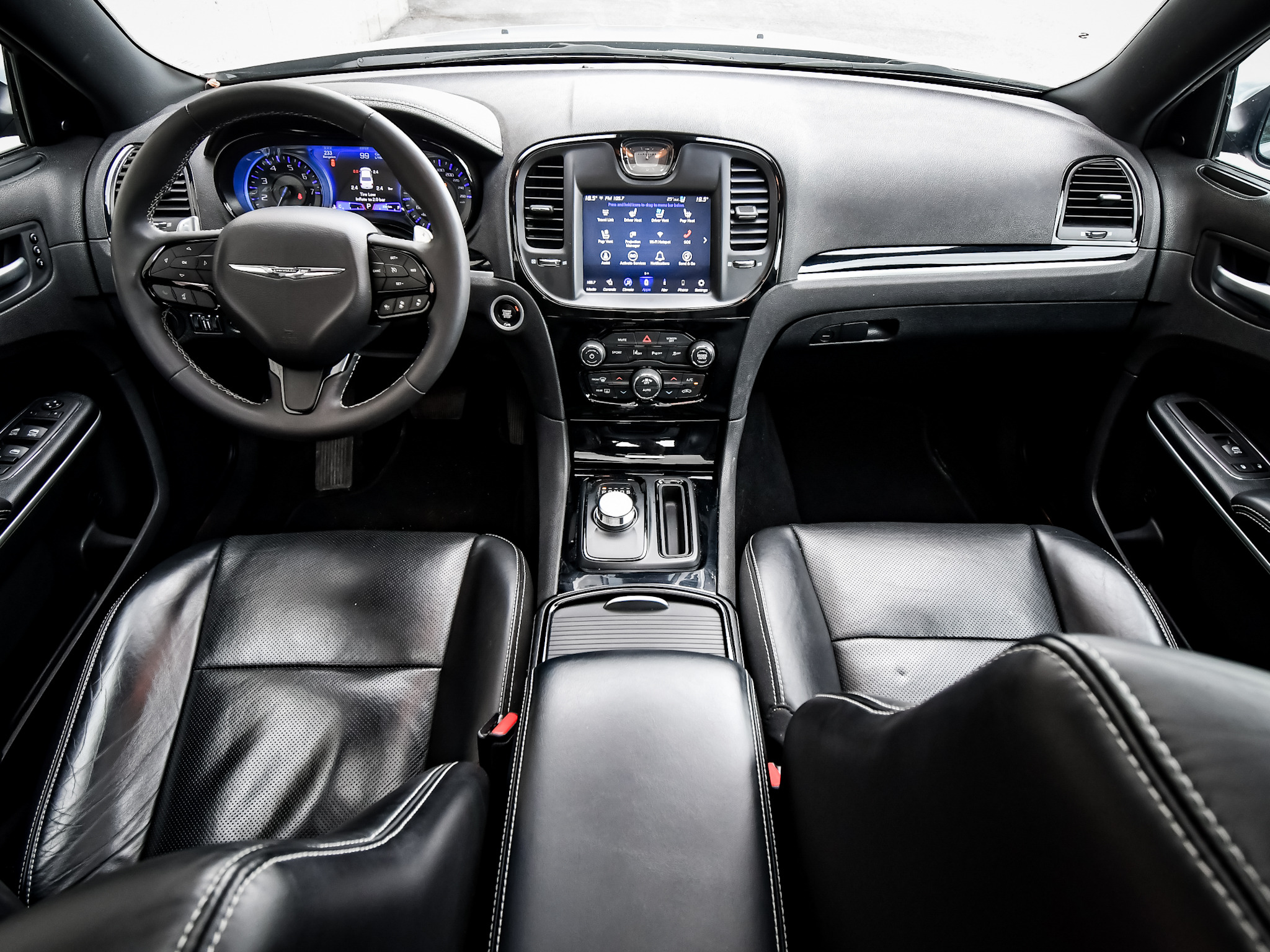 Chrysler 300 2023