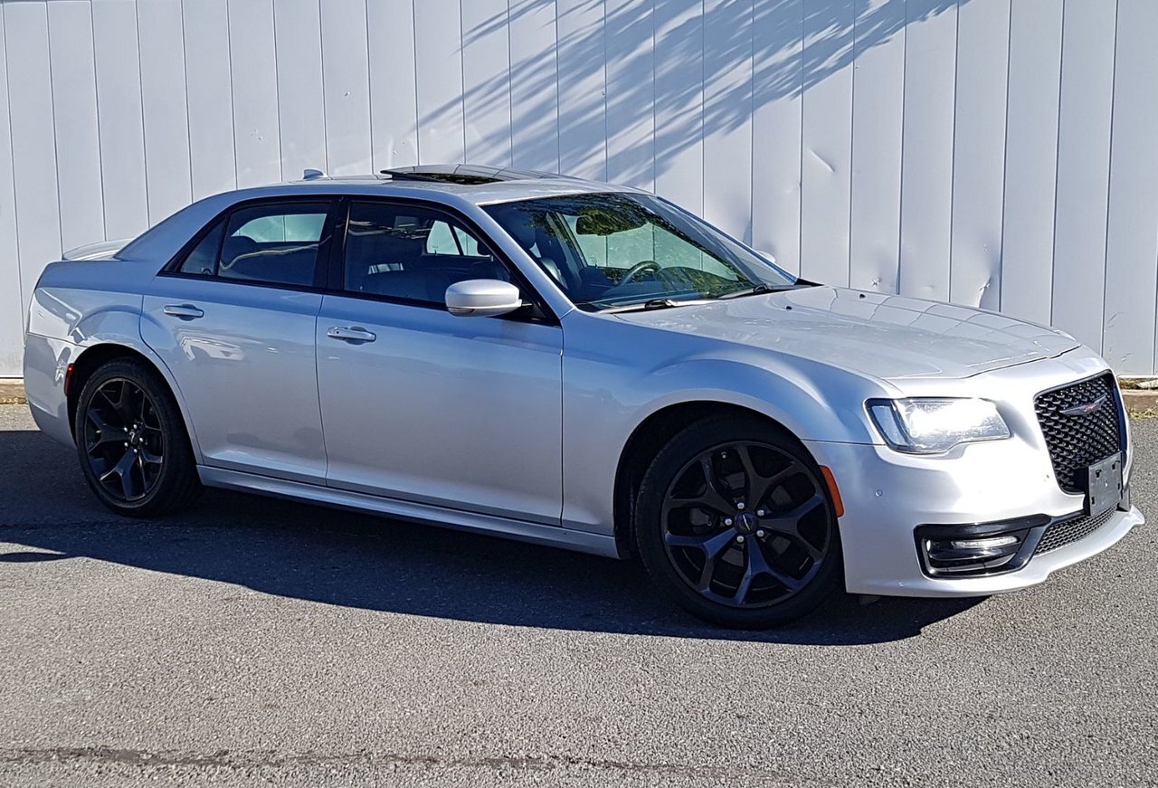 Chrysler 300 2022