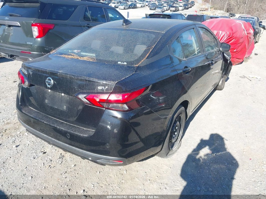 Nissan Versa 2021