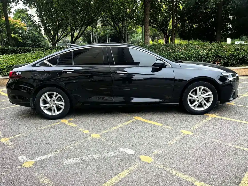 Buick Regal 2021