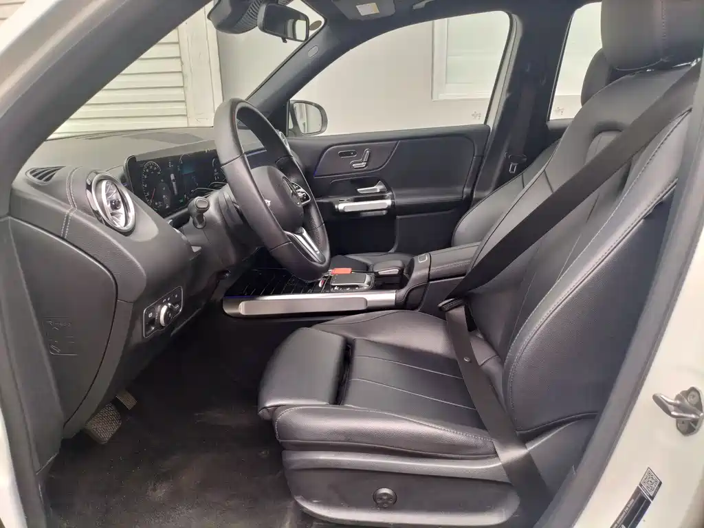 Mercedes-Benz EQB 2024