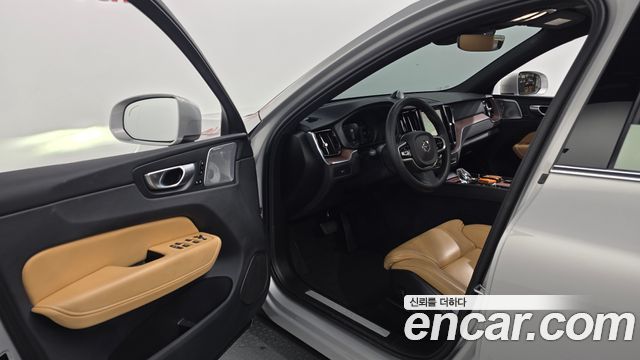 Volvo XC60 2024