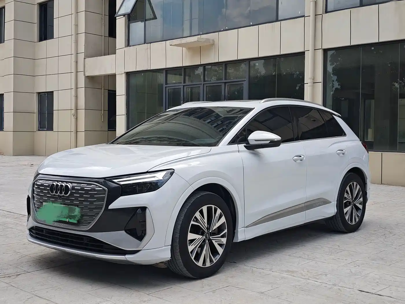 Audi Q4 e-tron 2023