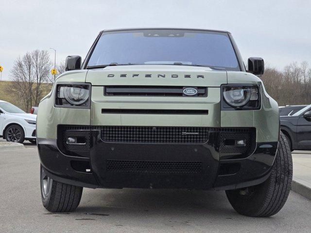 Land Rover Defender 2023