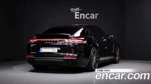 Porsche Panamera 2022