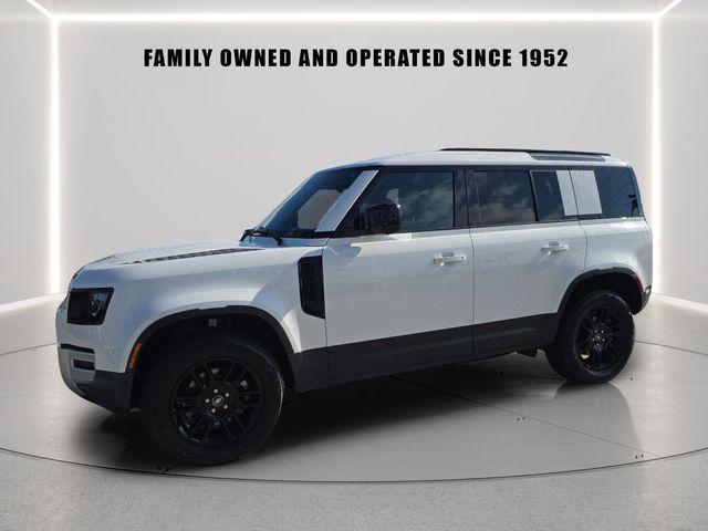 Land Rover Defender 2025