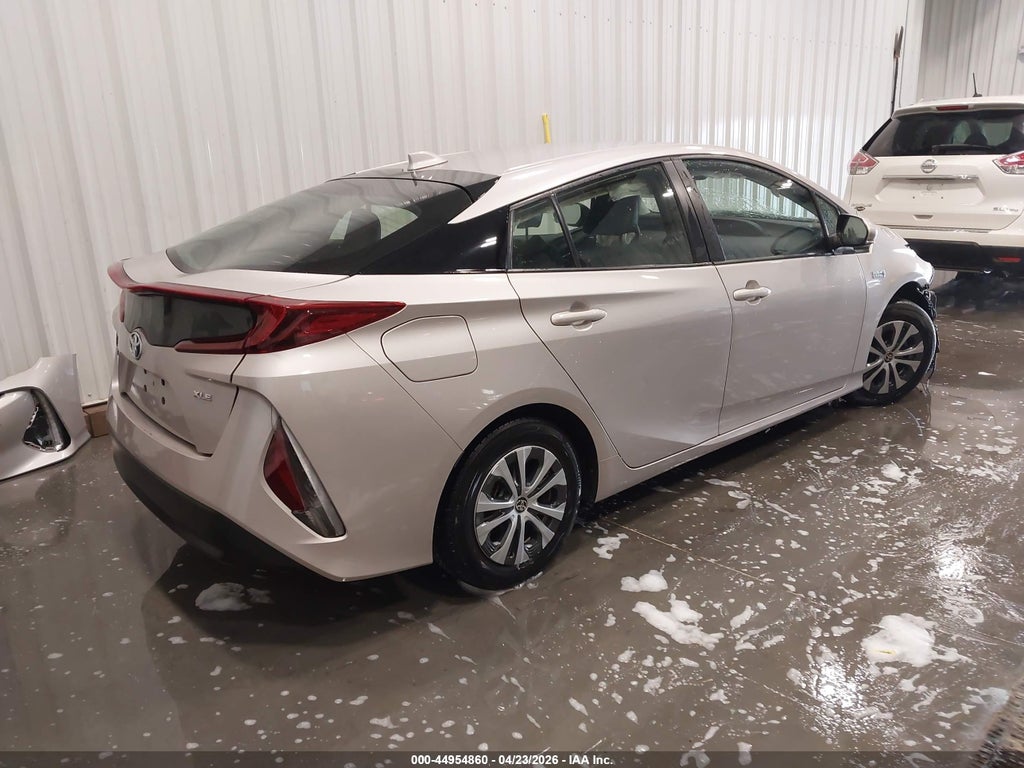 Toyota Prius 2021