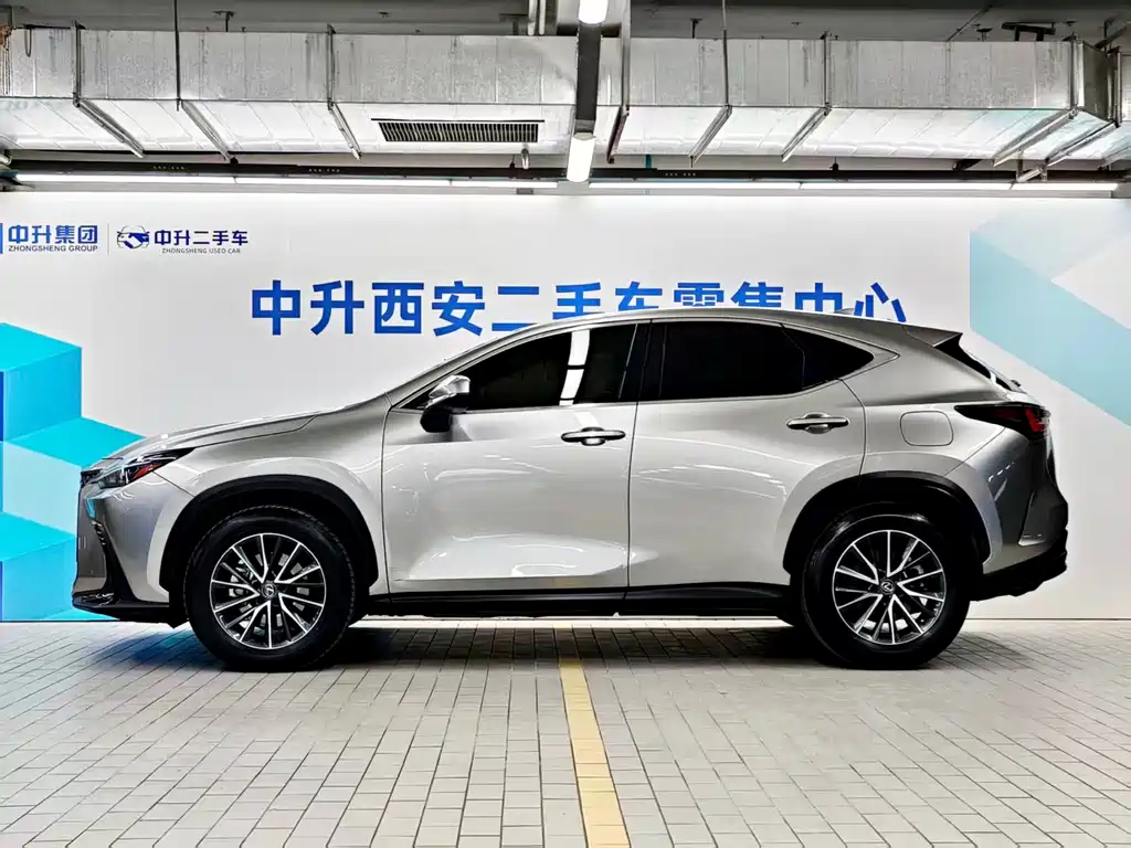 Lexus NX 2021