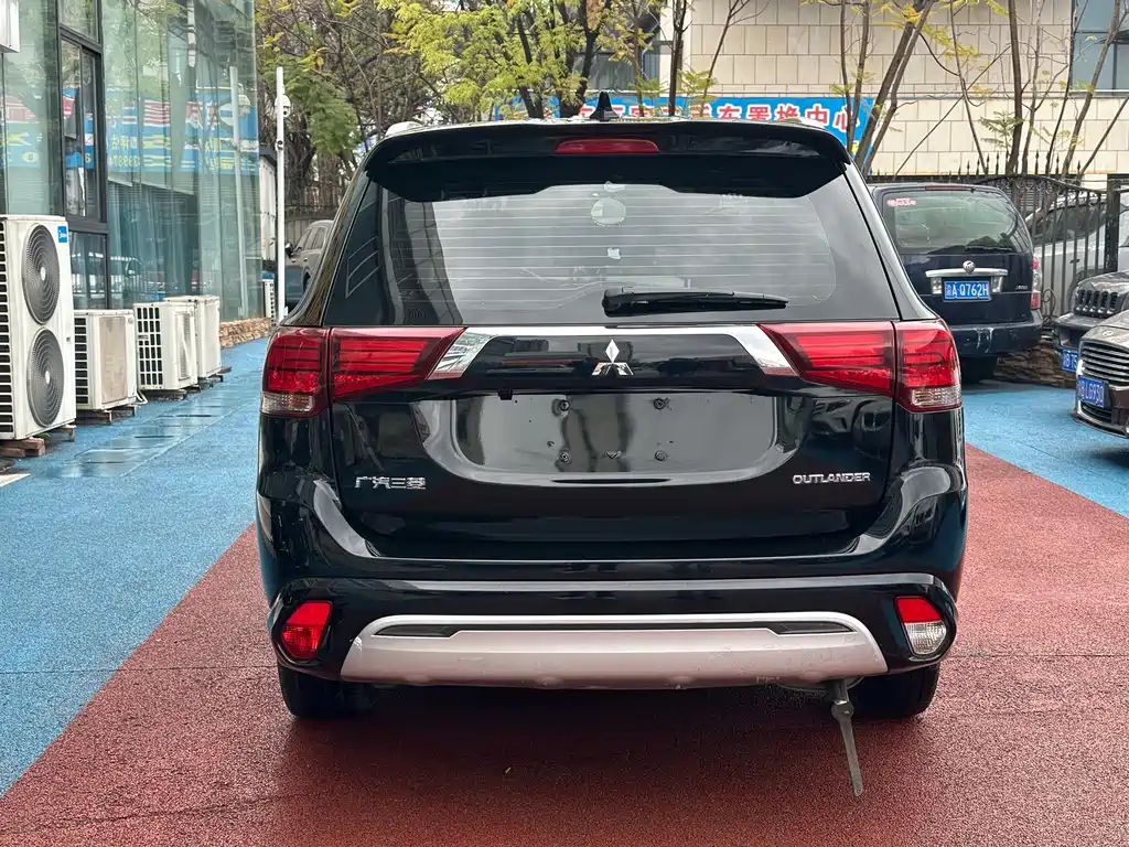 Mitsubishi Outlander 2021