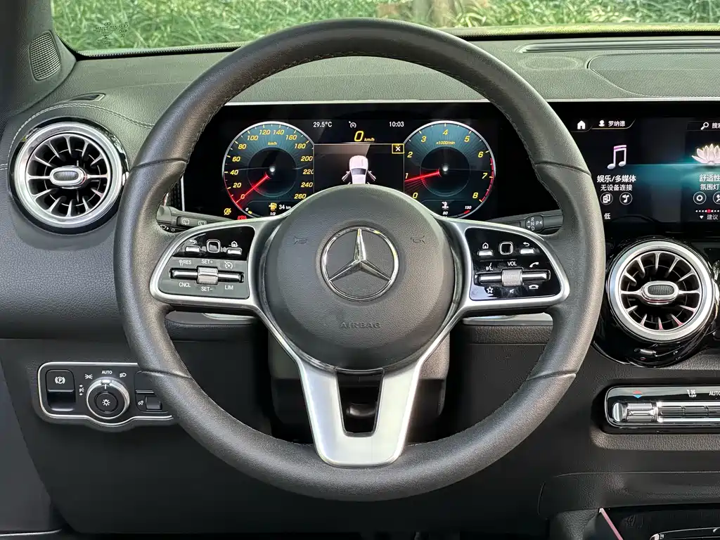 Mercedes-Benz GLB 2020