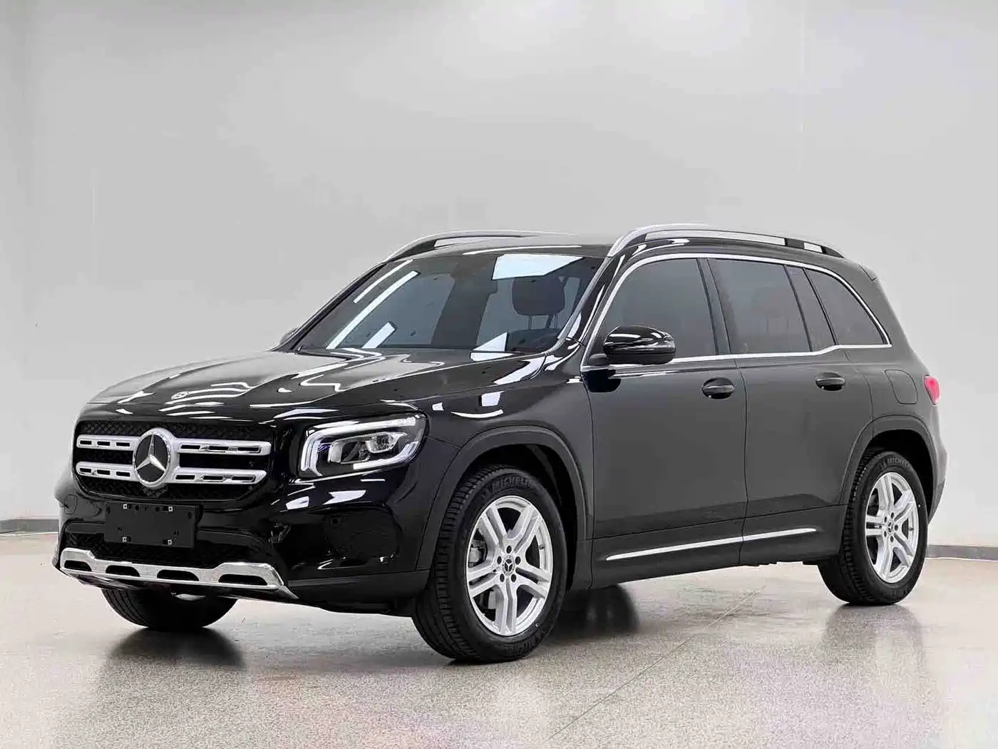 Mercedes-Benz GLB 2023