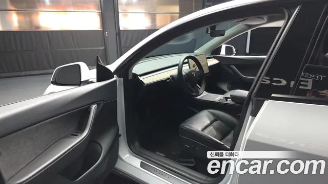 Tesla Model Y 2022