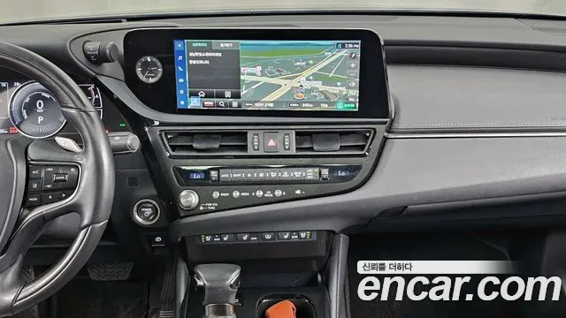 Lexus ES 2022
