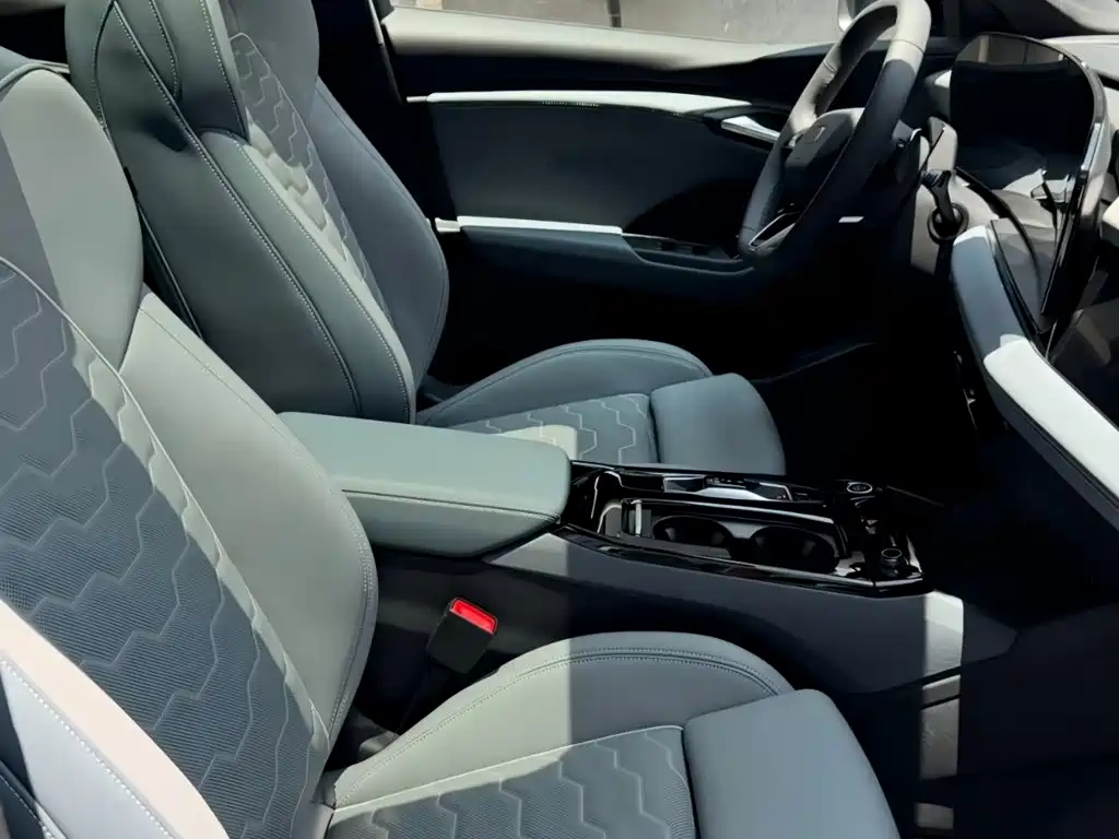 Audi e-tron 2025