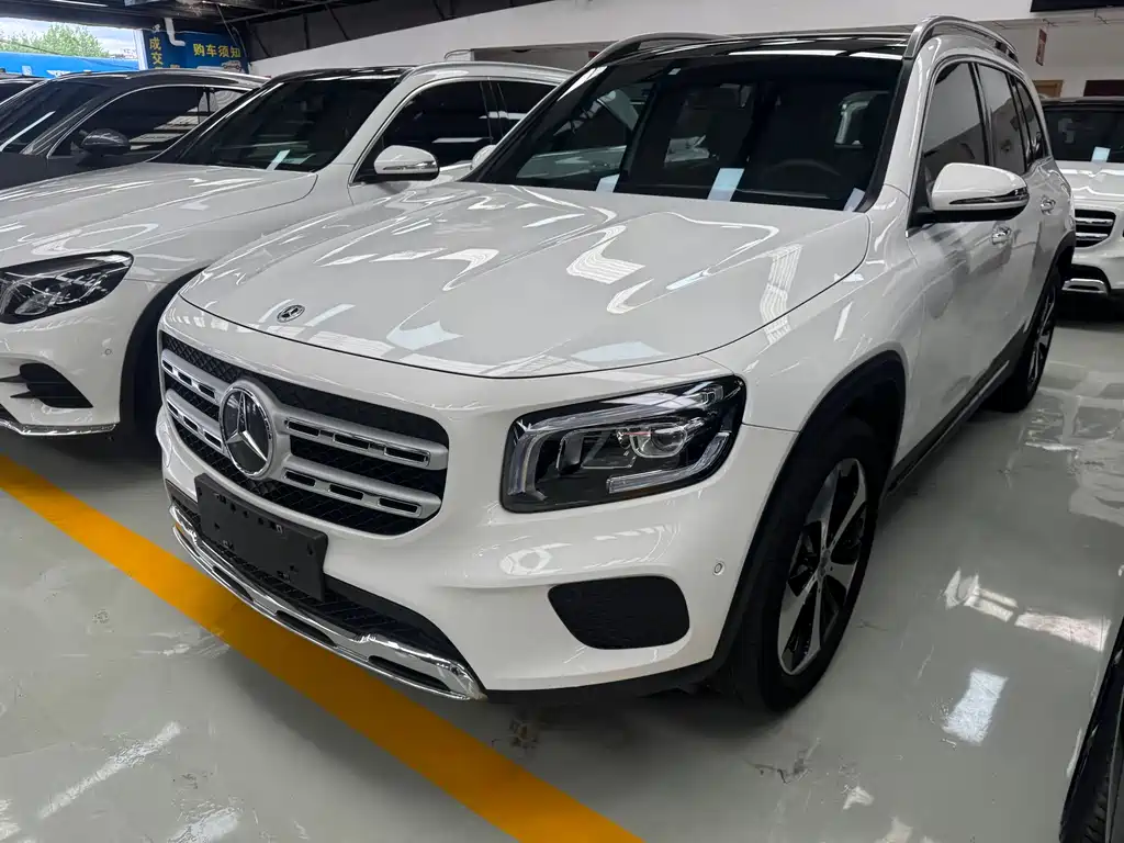 Mercedes-Benz GLB 2023