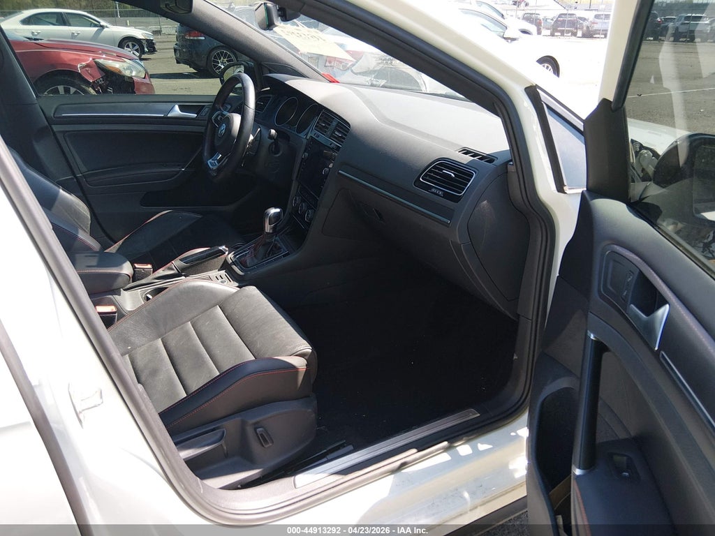 Volkswagen Golf GTI 2021