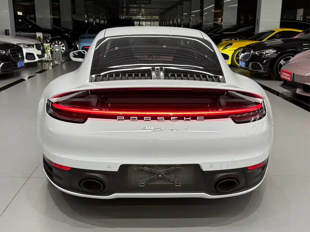 Porsche 911 2023