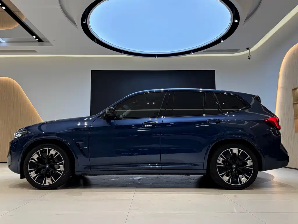 BMW iX3 2022