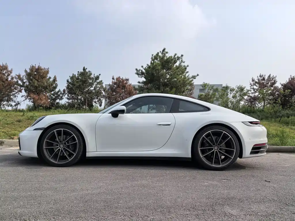 Porsche 911 2025