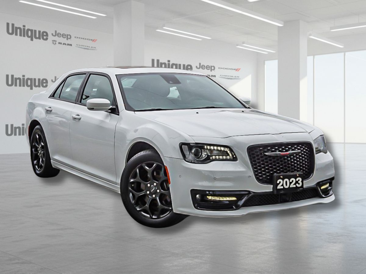 Chrysler 300 2023