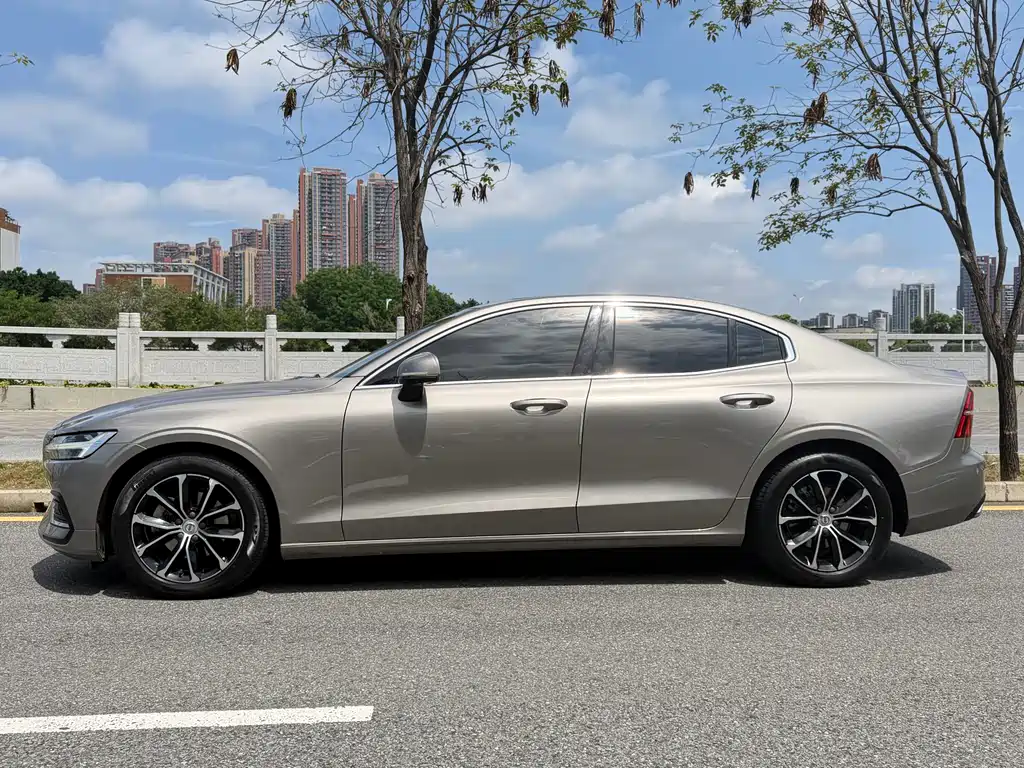 Volvo S60 2021