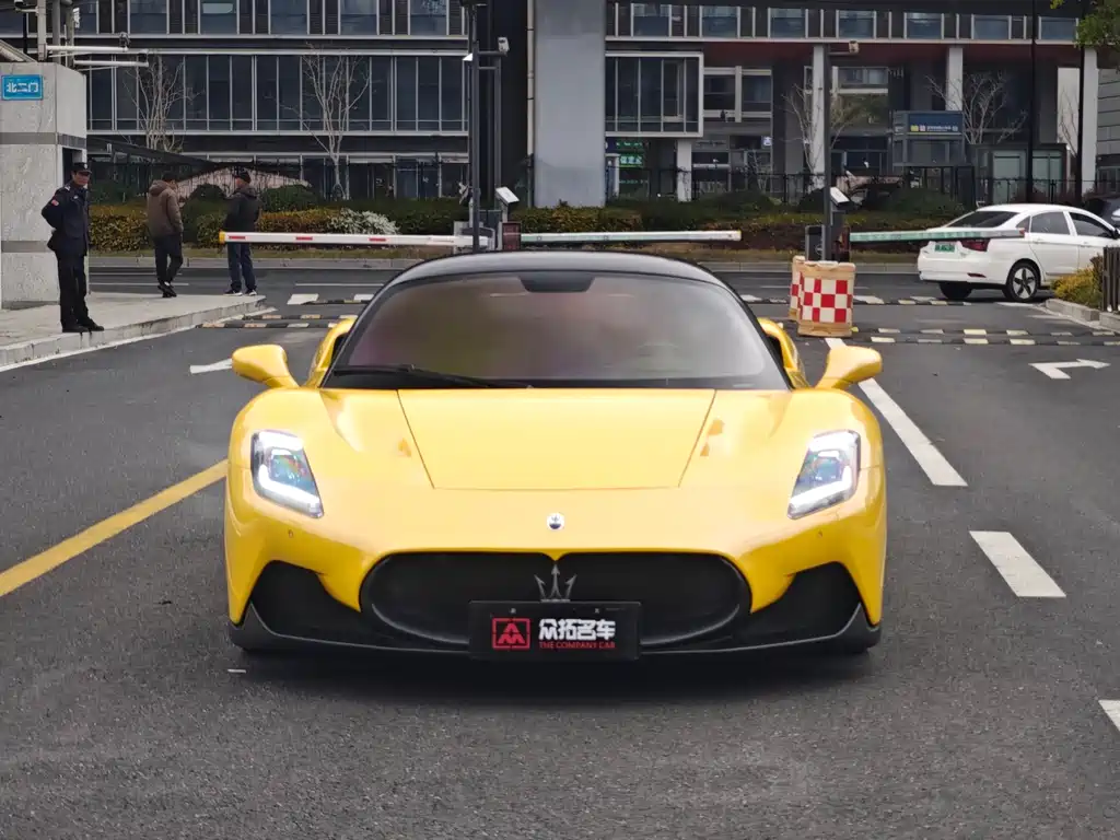 Maserati MC20 2023