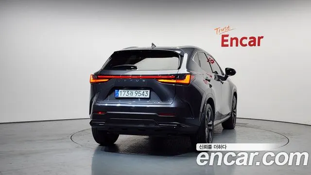 Lexus NX 2023