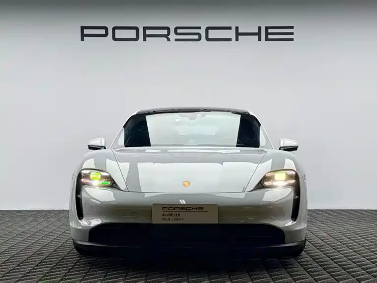 Porsche Taycan 2022