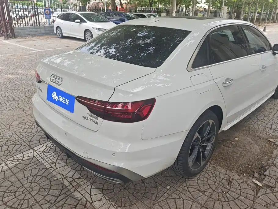 Audi A4 2023