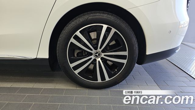Mercedes-Benz EQE 2023