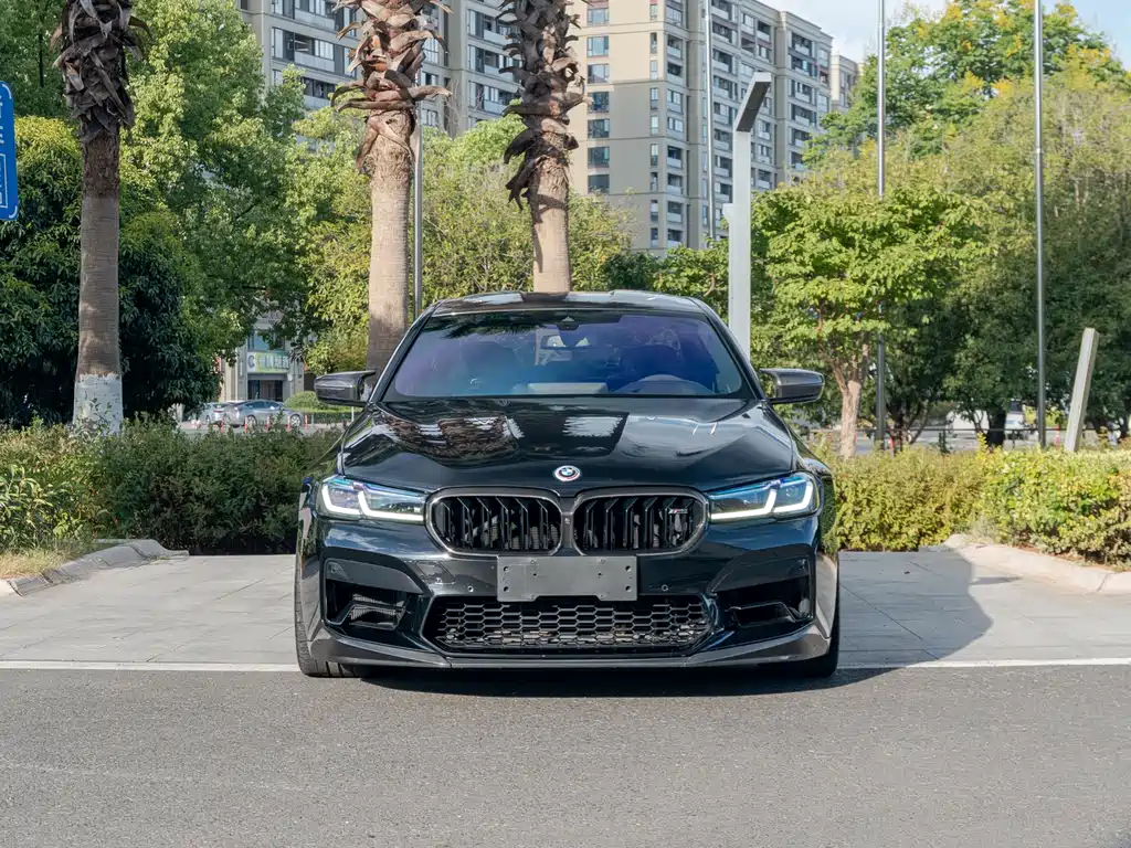 BMW M5 2021