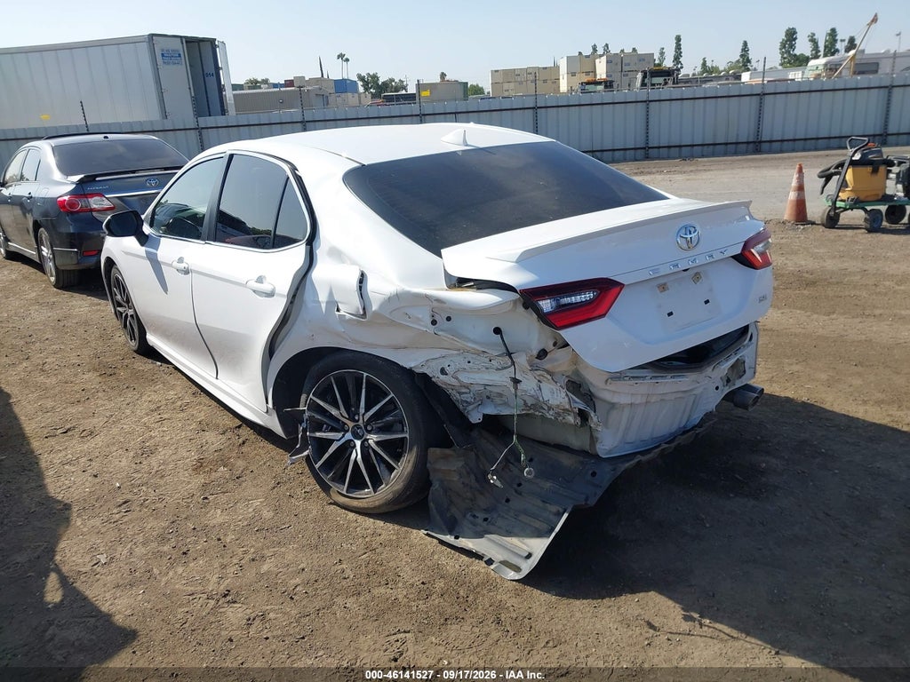 Toyota Camry 2021