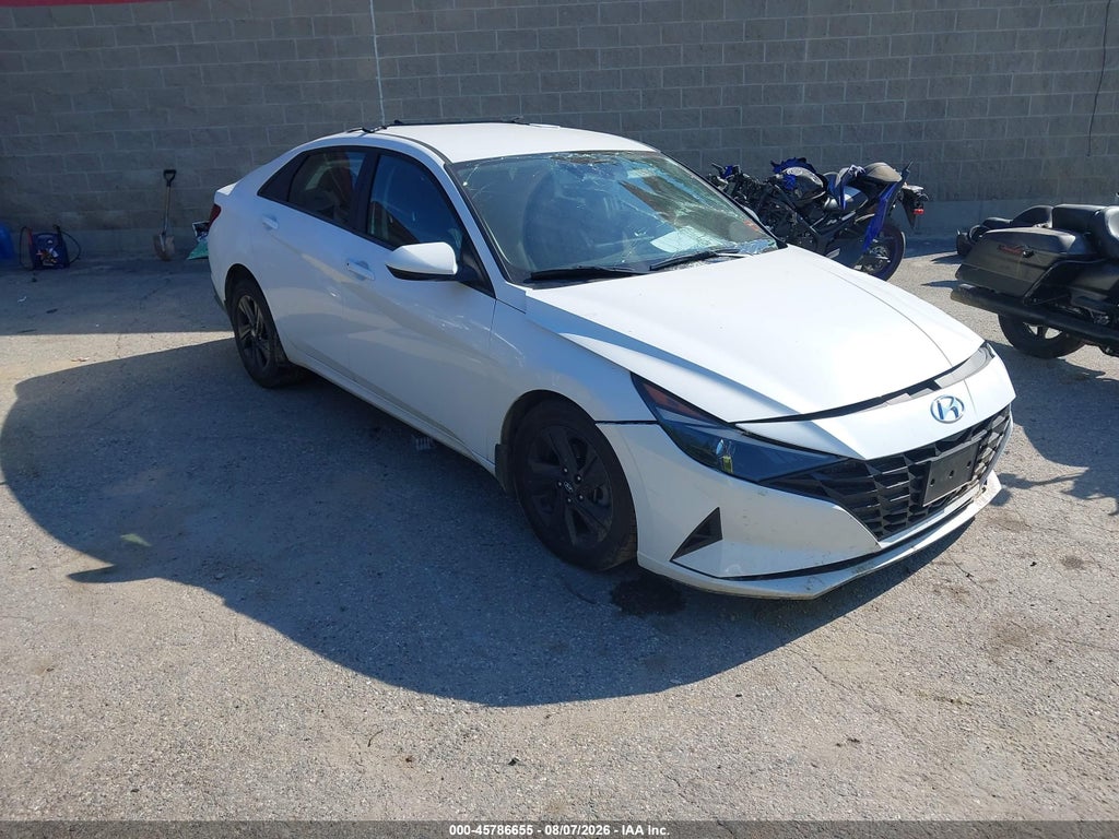 Hyundai Elantra 2022
