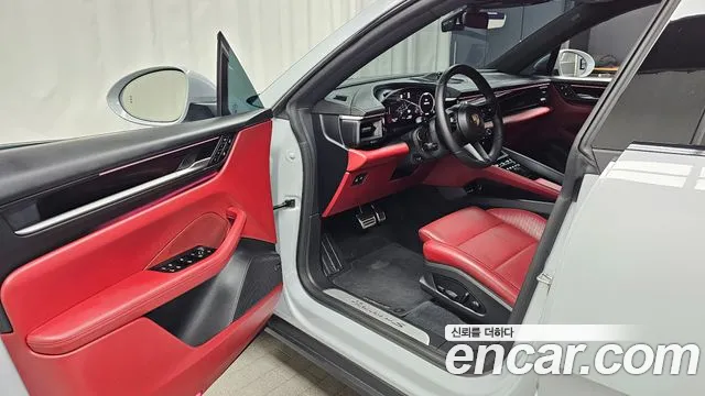 Porsche Macan 2025