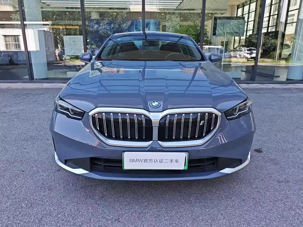 BMW i5 2024