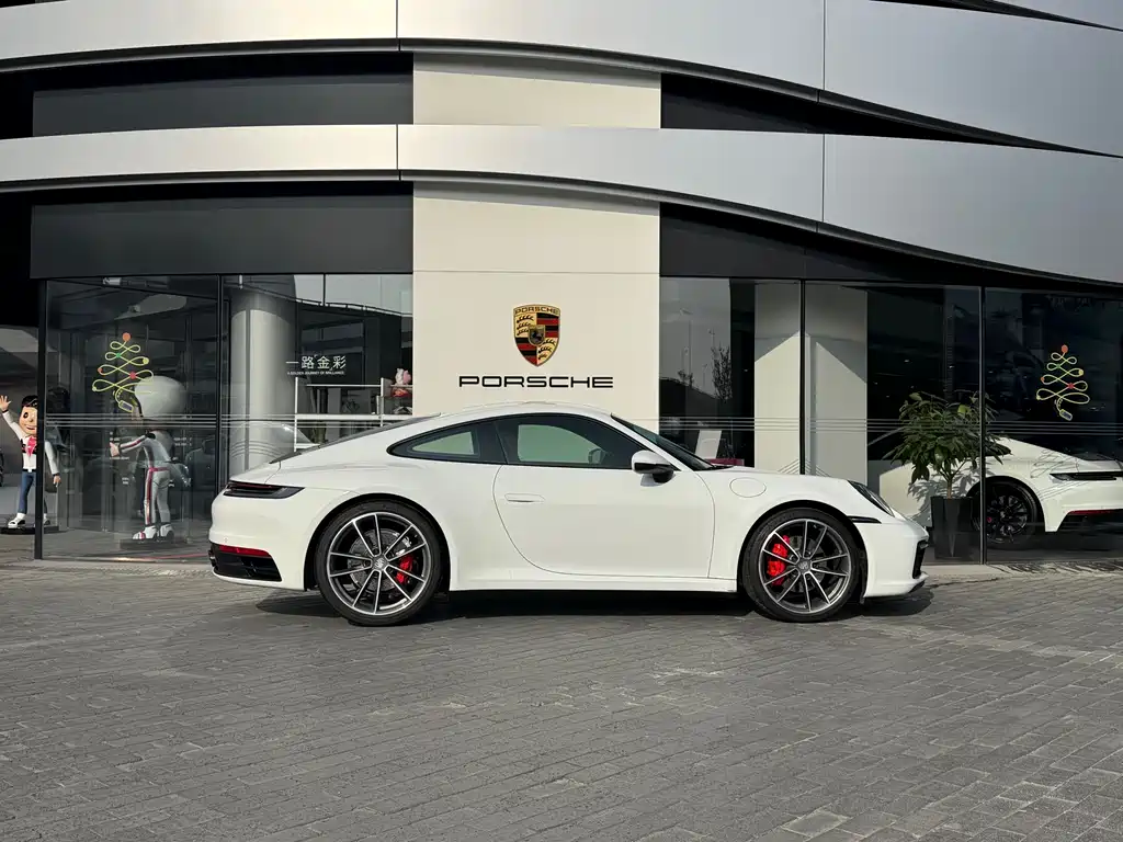 Porsche 911 2024