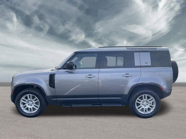 Land Rover Defender 2023