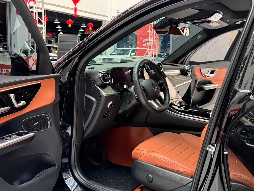 Mercedes-Benz GLC 2023