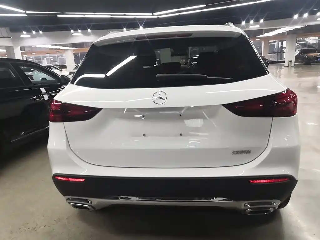 Mercedes-Benz GLA 2024