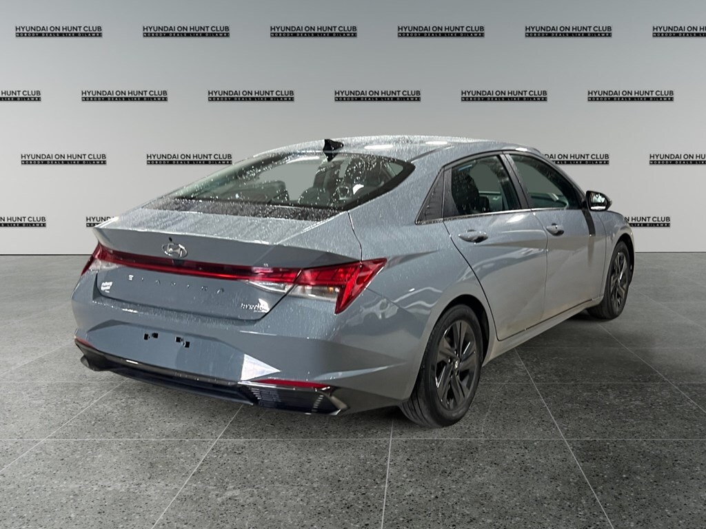 Hyundai Elantra 2022