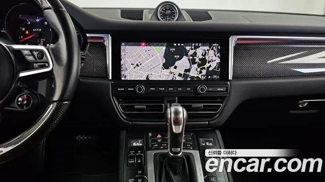 Porsche Macan 2021