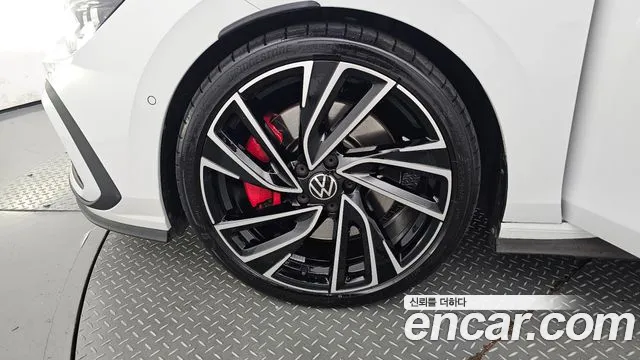 Volkswagen Golf 2024