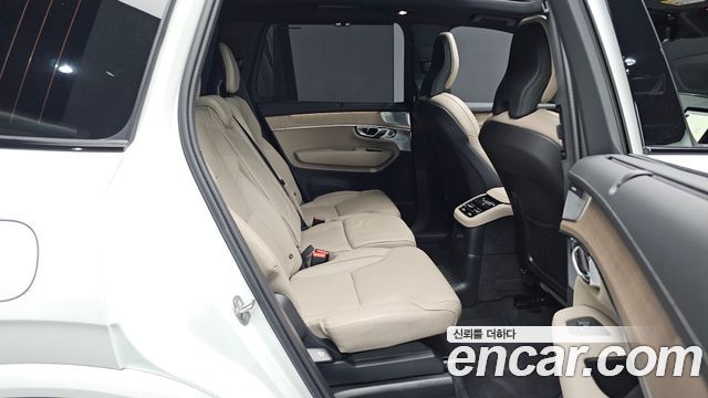 Volvo XC90 2025